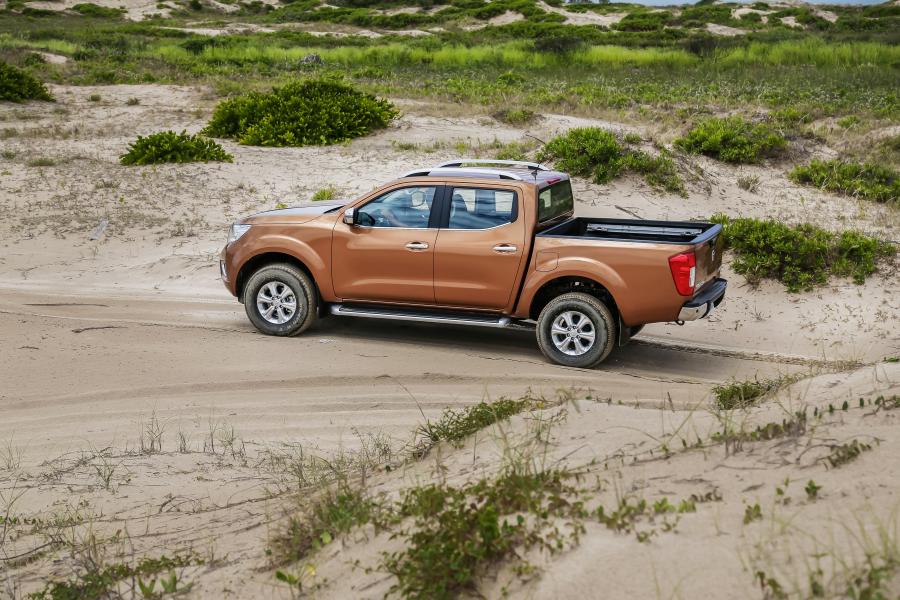  Nissan Frontier Double Cab 2016 года  (BR) (фото 10 из 40)